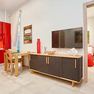https://kmc-suites-red.sicilyhotelsitaly.net